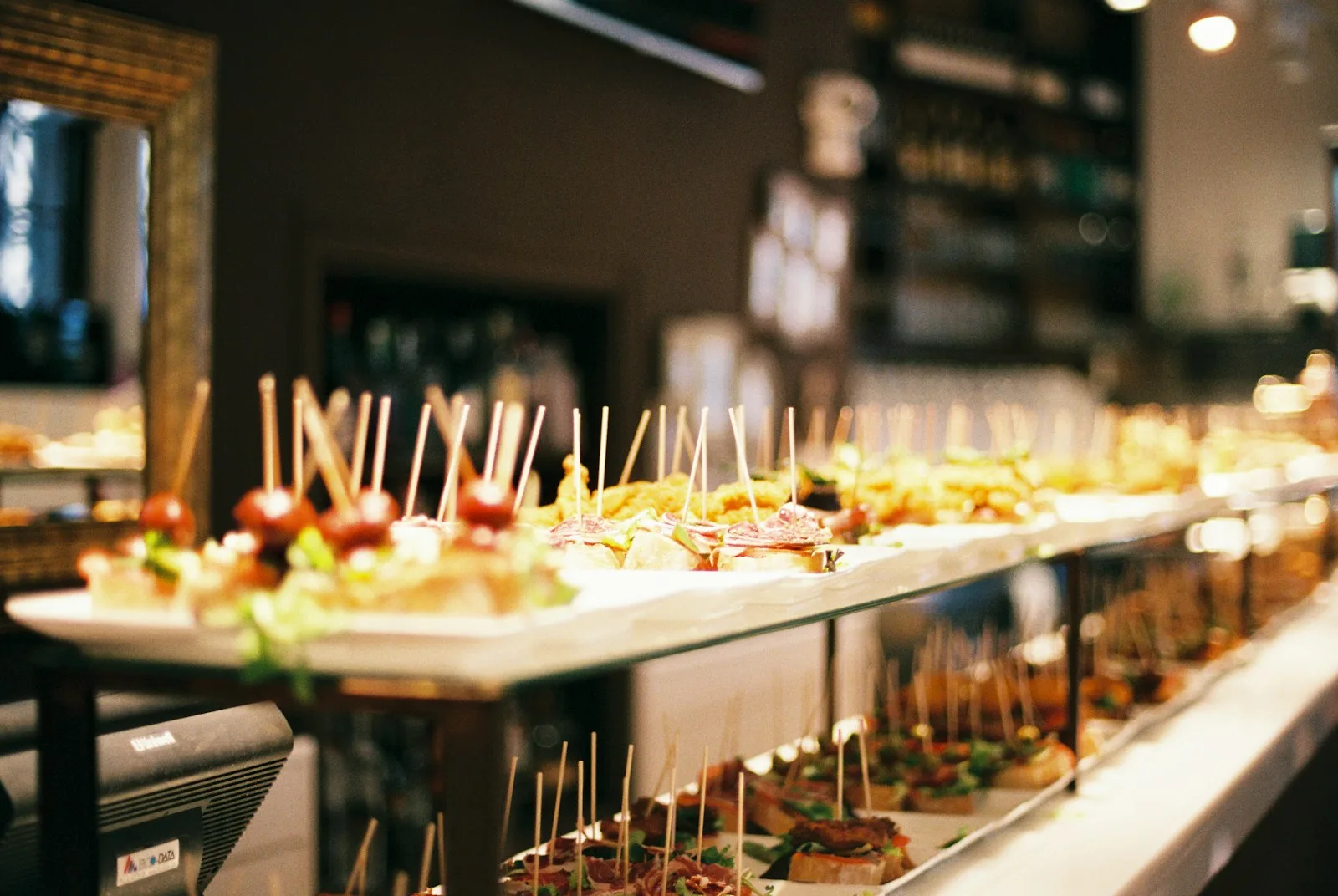 Festlich aufgebautes Buffet beim Business Catering in Düsseldorf