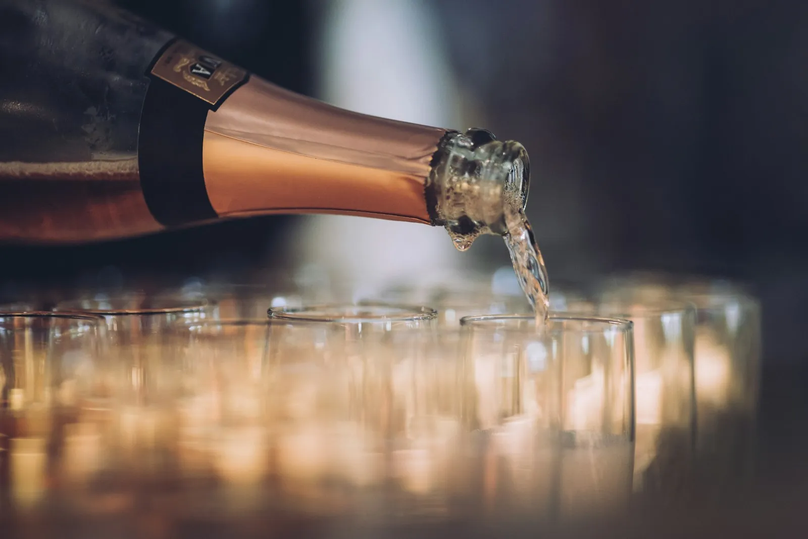 Winterlicher Getränkeservice mit Sekt zur Weihnachtsfeier